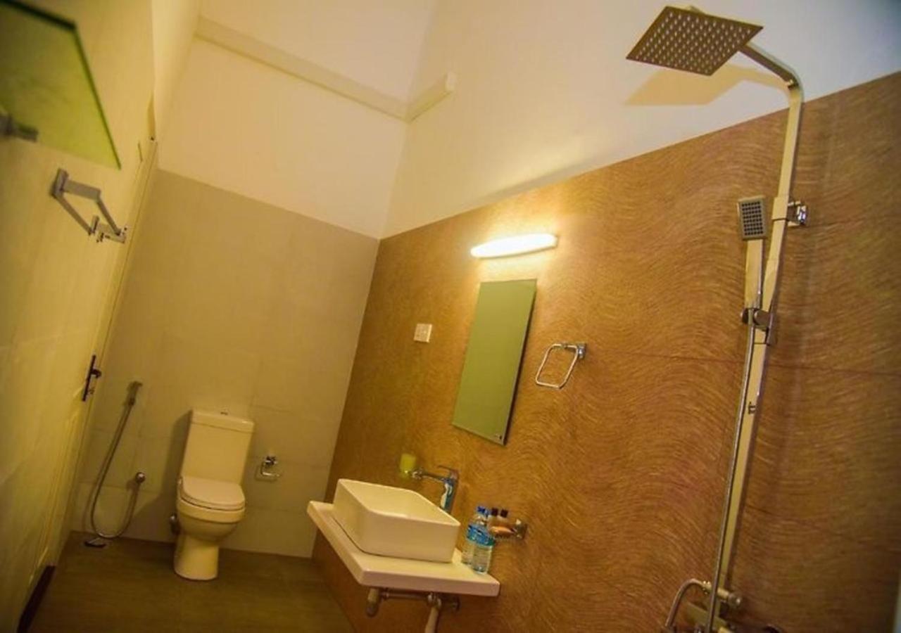 Ace Boutique Airport Hotel Katunayaka Buitenkant foto